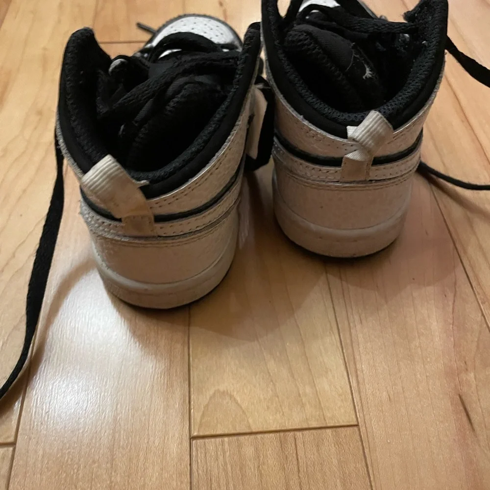 Kids Black and White Sneakers - Picture 4 of 4